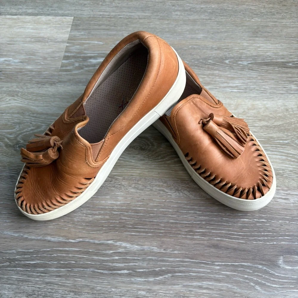 Tan Tassel Slip-On Tassel Loafers Vince Camuto Size 7M - Picture 7 of 8